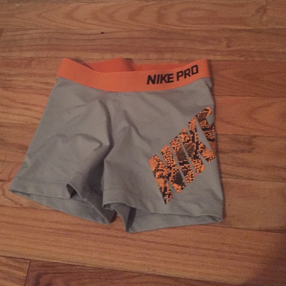 Nike Pro