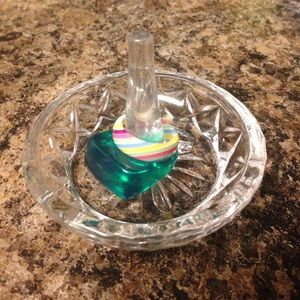 Crystal ring holder