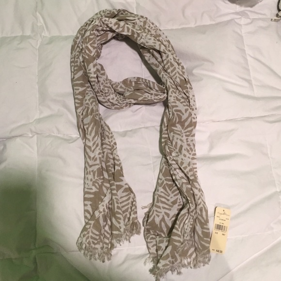 Tommy Bahama scarf