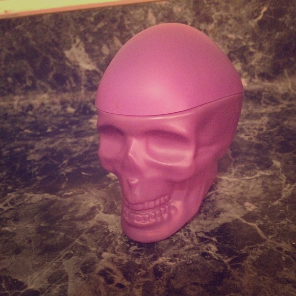 Ed Hardy 'Skulls & Roses' perfume