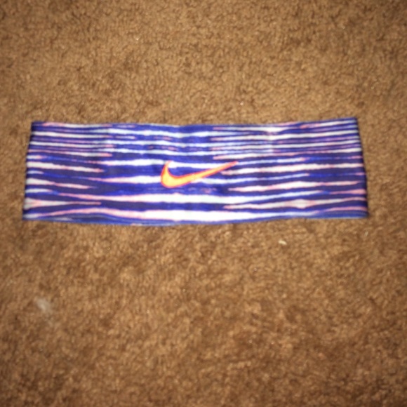 Nike headband