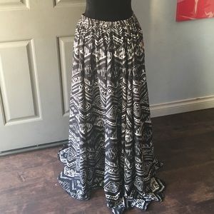 🌸GORGEOUS FLOWY BOHO SKIRT🌸