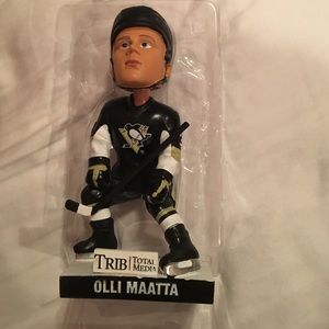 Penguins olli Maatta bobble head
