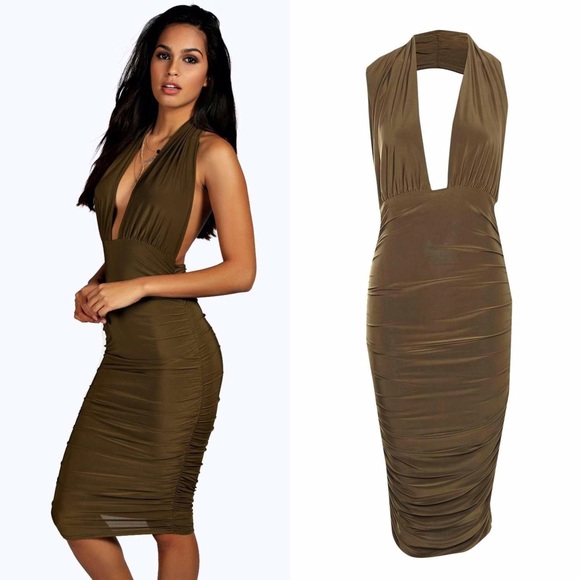 Boohoo Plunge Halter Slinky Dress 💃🏽⭐️