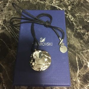 Swarovski necklace with grey glitter eyeshadow