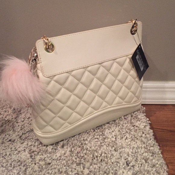 🚫SOLD🚫❤️Love Moschino Quilted Shoulder Bag❤️ - Picture 2 of 4