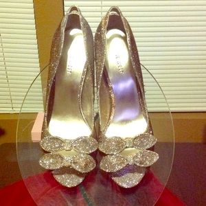 Nine West Double-bow Pumps