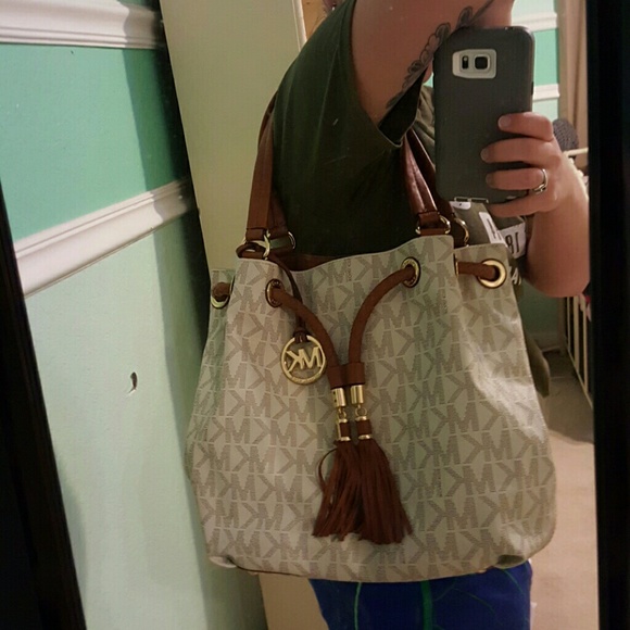 MORE PICTURES - Picture 3 of 3