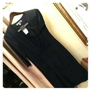 Short black dress. Mid-sleeves