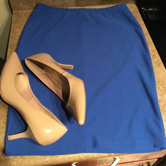 Blue fitted midi skirt/shorts