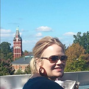 Meet your Posher, Lindsey