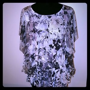 Style & Co floral flutter sleeve top L