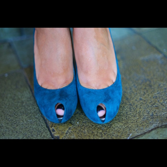 Stuart Weitzman Teal Suede Peep Toe Pump