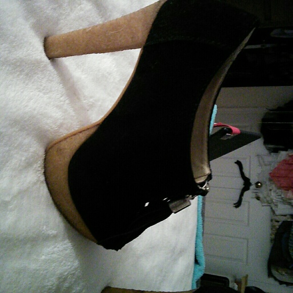 MICHAEL Michael Kors Peep Toe Platform Shoes NWOB