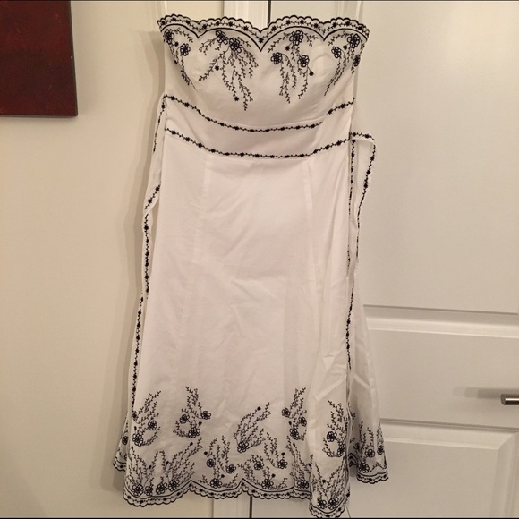 White House Black Market dress. Size 0