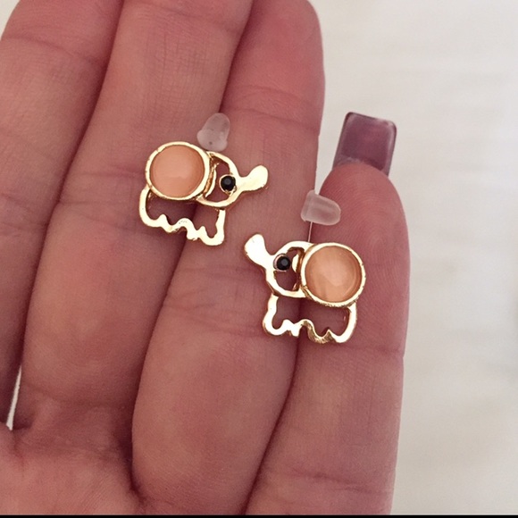 🏆HOST PICK🏆2/$15🐘Tiny Baby Elephant Earrings - Picture 4 of 4