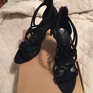 Zara size 6.5 black suede dressy sandal pumps