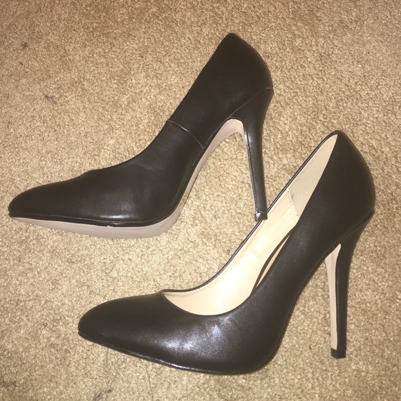 Charlotte Russe Black Heels - Picture 2 of 3