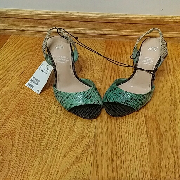 Sandals - Picture 2 of 2