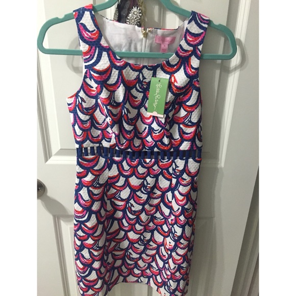 Lilly Pulitzer dress in pattern resort white!