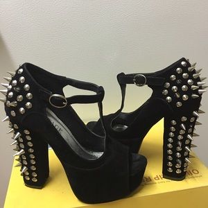 Black Heels Studded Boots Women size 6
