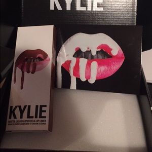 Kylie Jenner lip kit dolce k