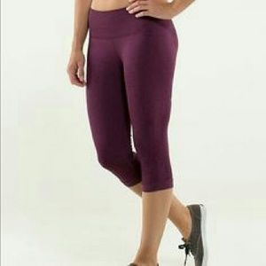 Lululemon In the Flow Crops