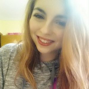 Meet your Posher, Alexis