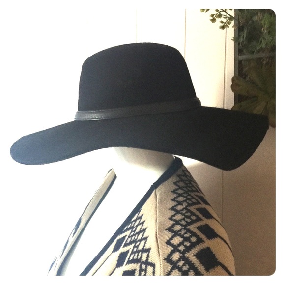 Black Floppy Hat