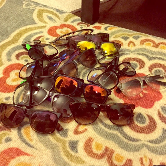 Bundle of sunglasses (15)
