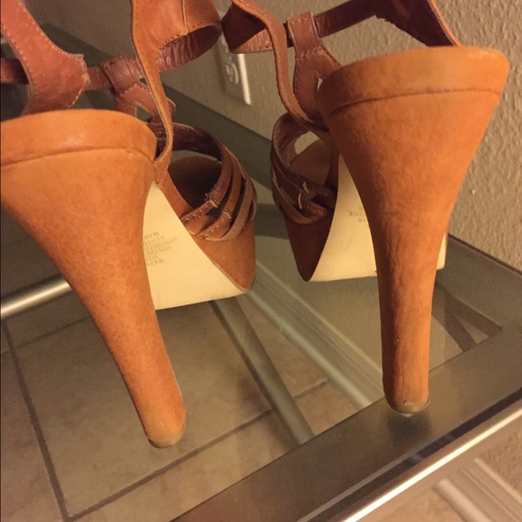 Madden Girl - Picture 3 of 3