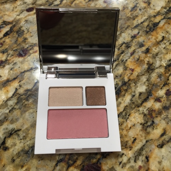 Brand New Clinique eye shadow duo and blush