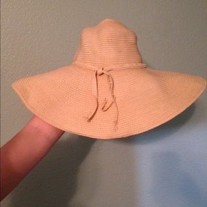 Floppy hat