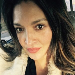 Meet your Posher, Glo