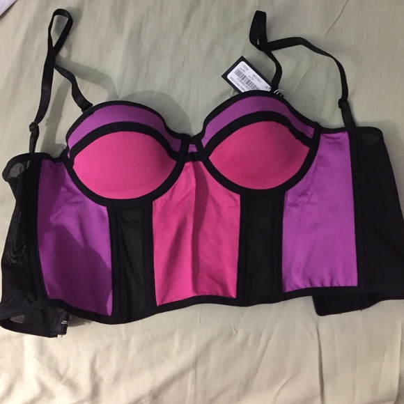 Bebe Crop Top