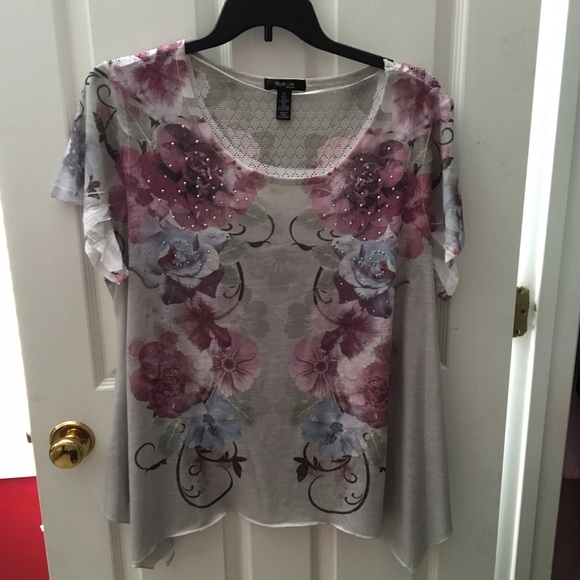 Grey Style and Co. Top