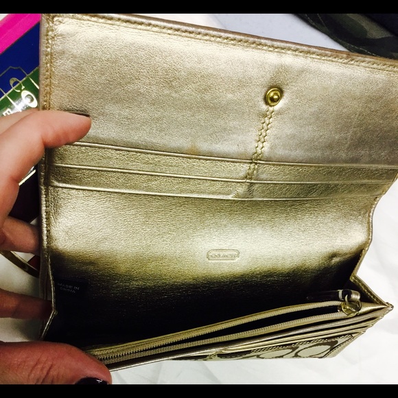 Coach Wallet - Picture 3 of 4