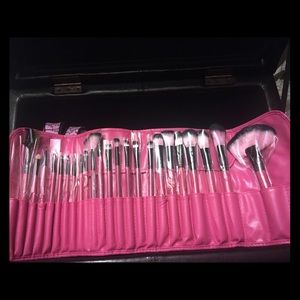 Pink Ultimate Make up Brush set,
