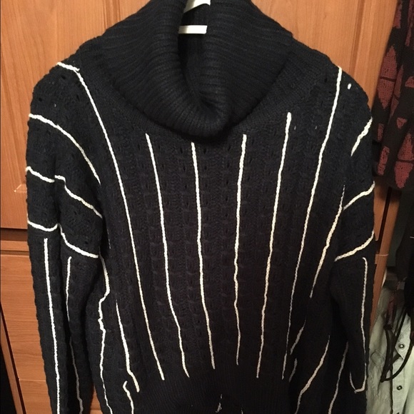 Nasty gal turtle neck sweater size XS-S