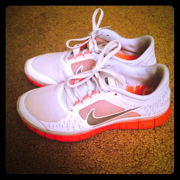 Nike Shoes - Size 9 women's Nike Frees
