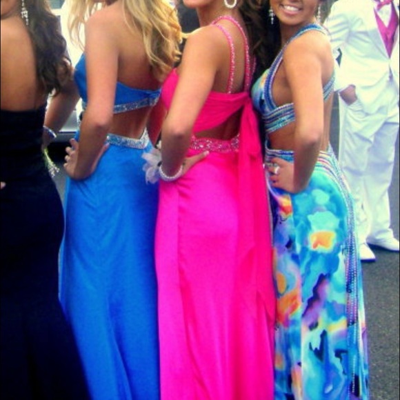 Beautiful bright pink prom dress from cache - Picture 2 of 2