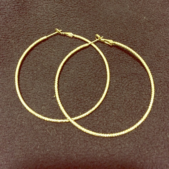 Silver hoop earrings - Picture 1 of 2