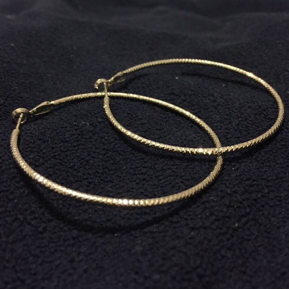 Silver hoop earrings - Picture 2 of 2