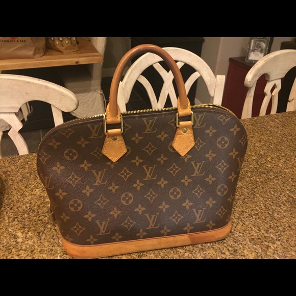LOUIS VUITTON Purse - Picture 3 of 4