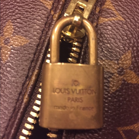 LOUIS VUITTON Purse - Picture 4 of 4