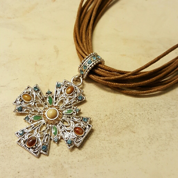 Cross pendant southwest style necklace