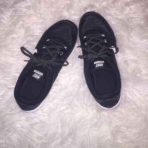 Nike flex train 5 size 8.6