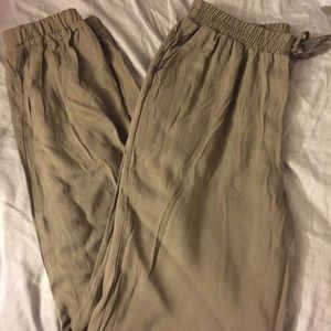 Olive elastic pants