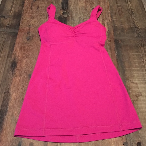 Size 4 Lululemon top