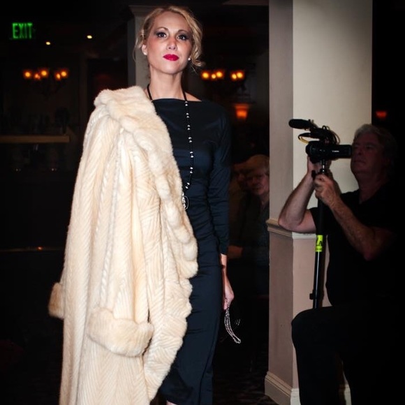 Meet your Posher, Elisabet - Picture 2 of 4